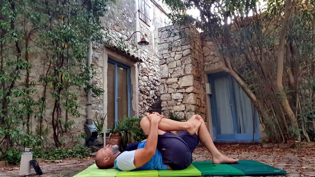 Online joga u kolovozu